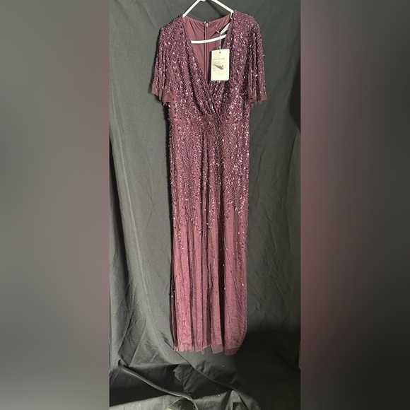 Mac Duggal 35109 NWT Embellished Flutter Sleeve Gown - Picture 4 of 14